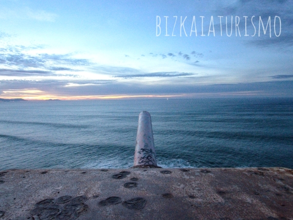 Uno de los cañones que forman parte de la batería junto al faro de Gorliz