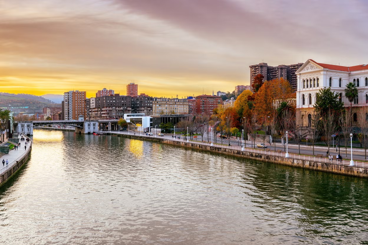 Paseo en barco por la ría de Bilbao