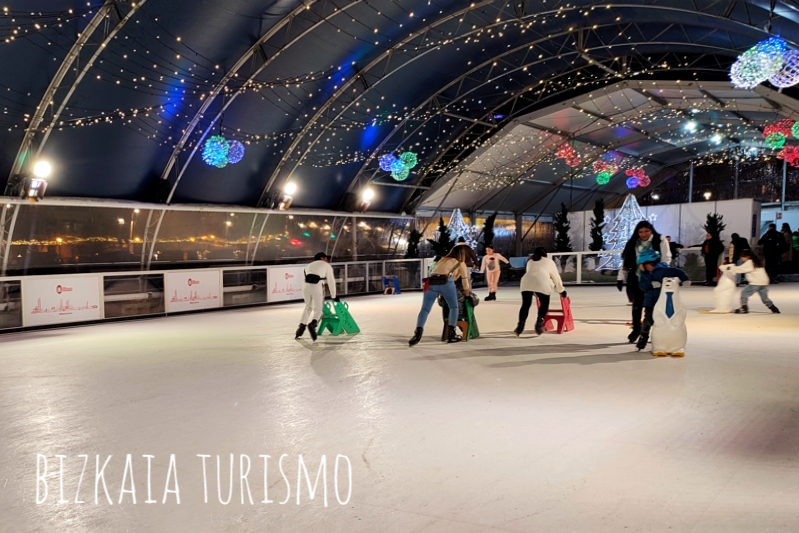 Pista de hielo de Bilbao durante la Navidad