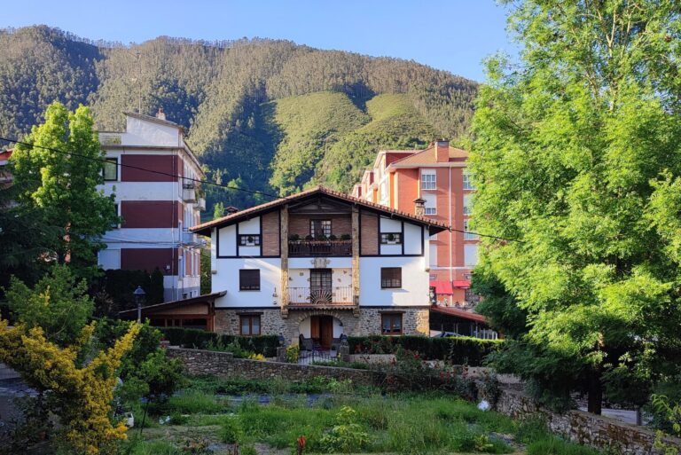 Caserío de Alonsotegi