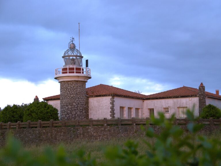 Faro Punta Galea